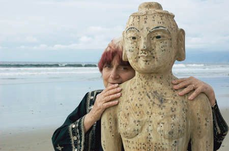 beaches_of_agnes_01-723787 Agnes Varda and a friend in The Beaches of Agnes
