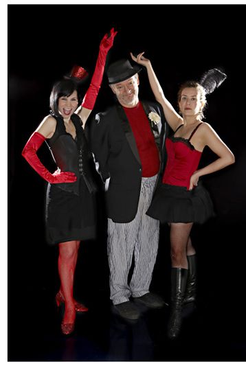110959littlest A Glimpse of Carney Knowledge: Sideshow Performers Silvia Graziano, Nick Thorkelson, & Sylvie Agudelo; photo by Joel Benjamin