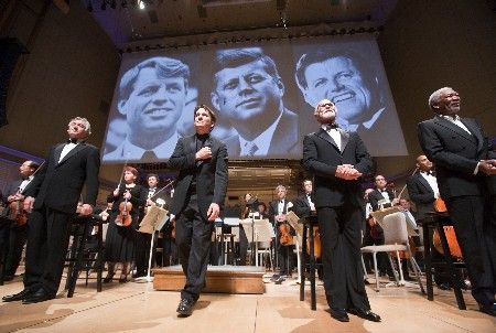 robert-de-niro1 Robert DeNiro, Keith Lockhart, Ed Harris and Morgan Freeman at the finale of The Boston Pops