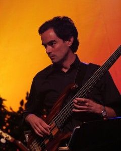 Bassist Fernando Huergo