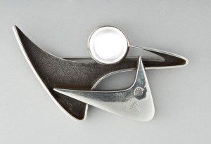 Boomerang Pin by Margaret De Patta from c. 1946-57. Photo: