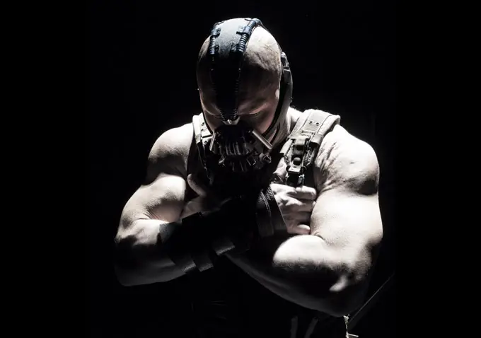bane-tom-hardy-the-dark-knight-rises