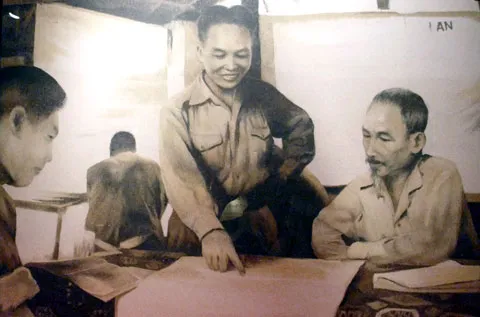 president-ho-chi-minh-general-vo-nguyen-giap-discussed-dong-khe-b
