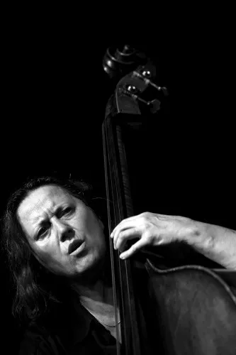Joëlle Léandre. Photo: Luciano Rossetti.