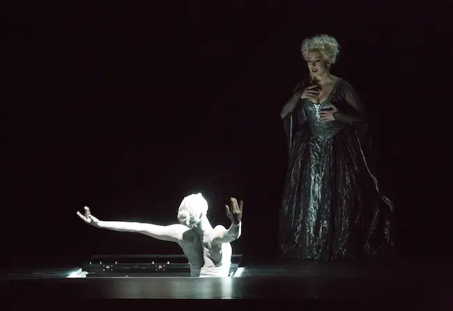 Caralin Curcio and guest artist Dana Caspersen in William Forsythe