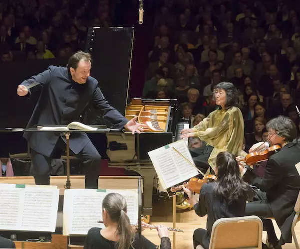 Andris Nelsons leads the Boston Symphony and pianist Mitsuko Uchida. Photo: Winslow Townson.